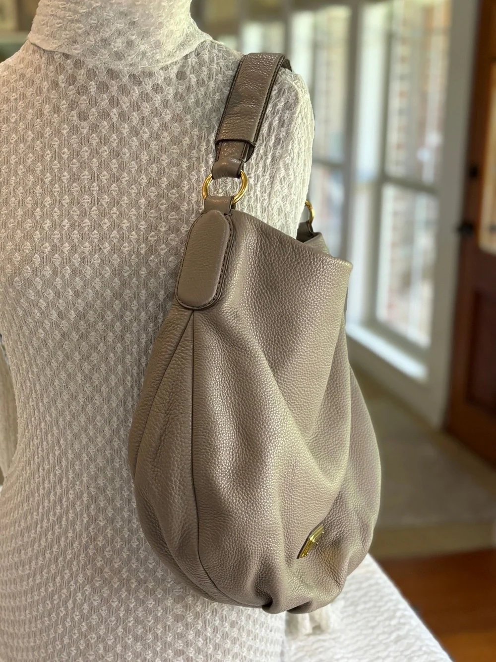 Marc Jacobs Classic Q Hillier Hobo Shoulder Bag wGold Plate GUC Clean Interior🌟